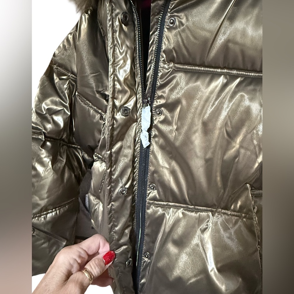 AKIRA NWT Sz L Striking Bronze Metallic Puffer Jacket & Faux Fur Hood (0724) - Picture 10 of 15